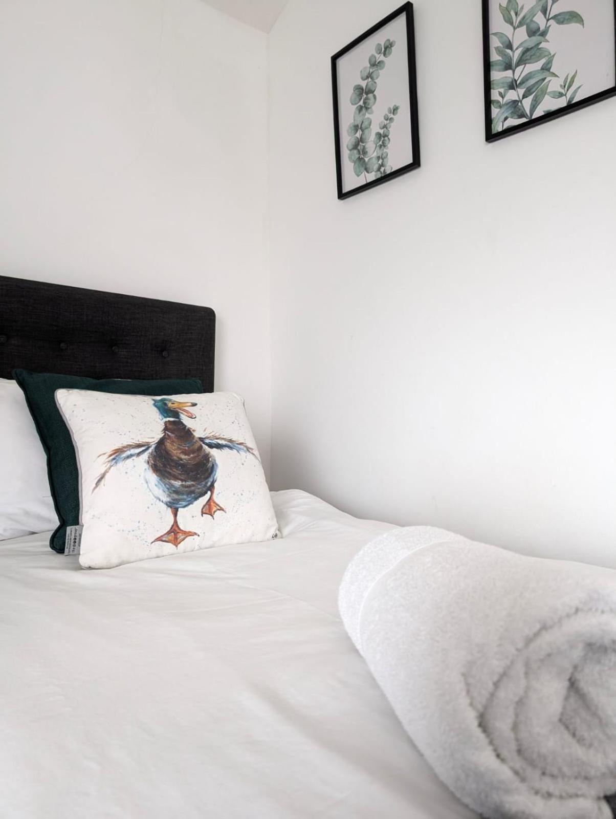 3Br-St Johns Hse-Free Parking-Workers-Kitchen-Wifi-Dog Friendly Apartment Doncaster Exterior photo
